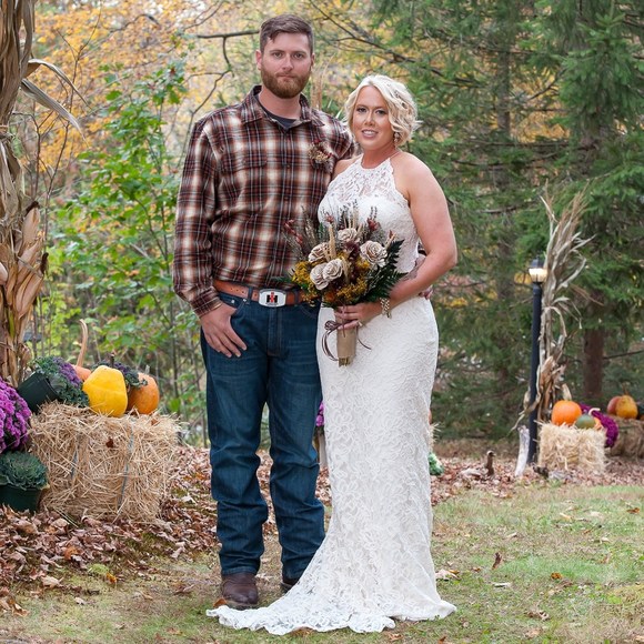 Meet your Posher, Laura - Picture 1 of 1